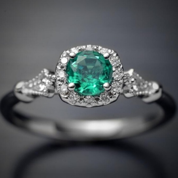 lab created emerald ring - Picture 1 of 4